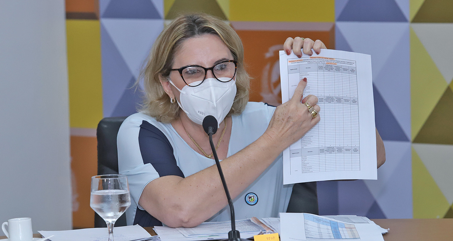 Dados do percentual de distribuição de vacina no Tocantins foram apresentados pela superintendente de Vigilância em Saúde, Perciliana Joaquina Bezerra de Carvalho, na manhã desta quarta-feira, 7, durante encontro com profissionais da imprensa – Foto: Tharson Lopes/Governo do Tocantins