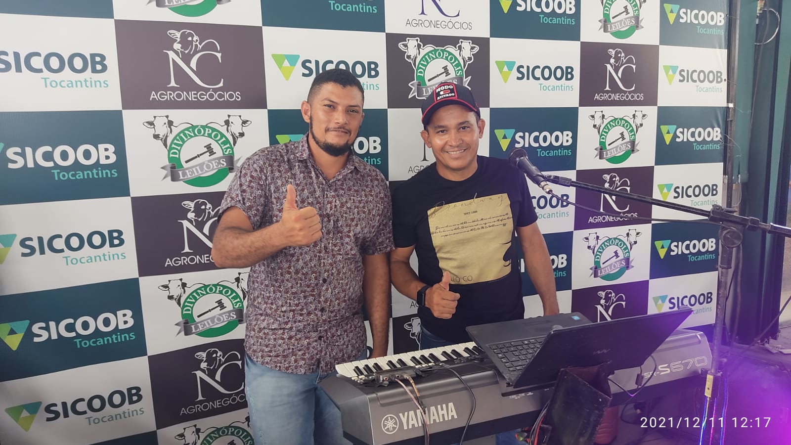 Os cantores Lucas Vaqueiro e Alessandro Nunes se apresentaram no evento - Foto: Edsom Gilmar 