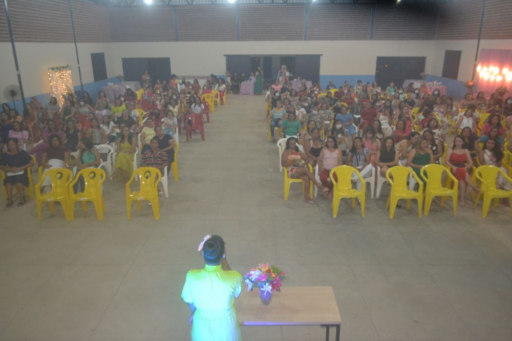 Mais de 400 mulheres participam do evento - Foto: Edsom Gilmar 