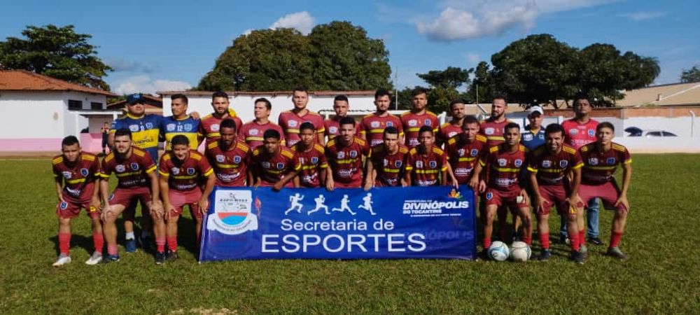 Equipe do Divinópolis Esporte Clube treinado por Domingo Silva - Foto: Divulgação 