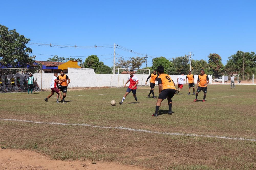 Atletas disputa lance durante a Copa São Pedro - Foto: Ascom/Divulgação 