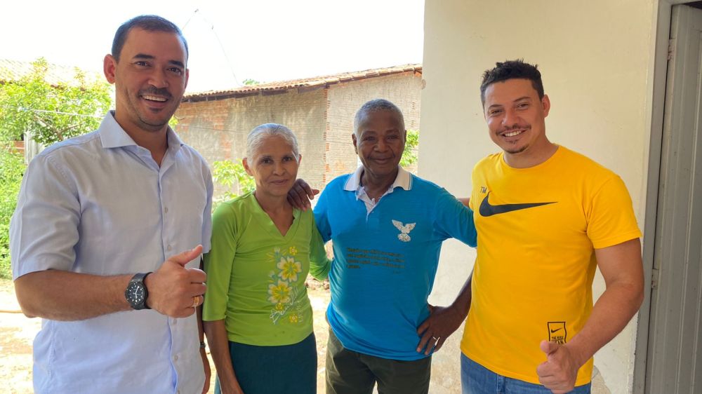 Ao lado de Vicentinho júnior, Dioclides e Diocilia Moreira e Dione do Pastel – Foto: Reprodução / Agência Tocantins 