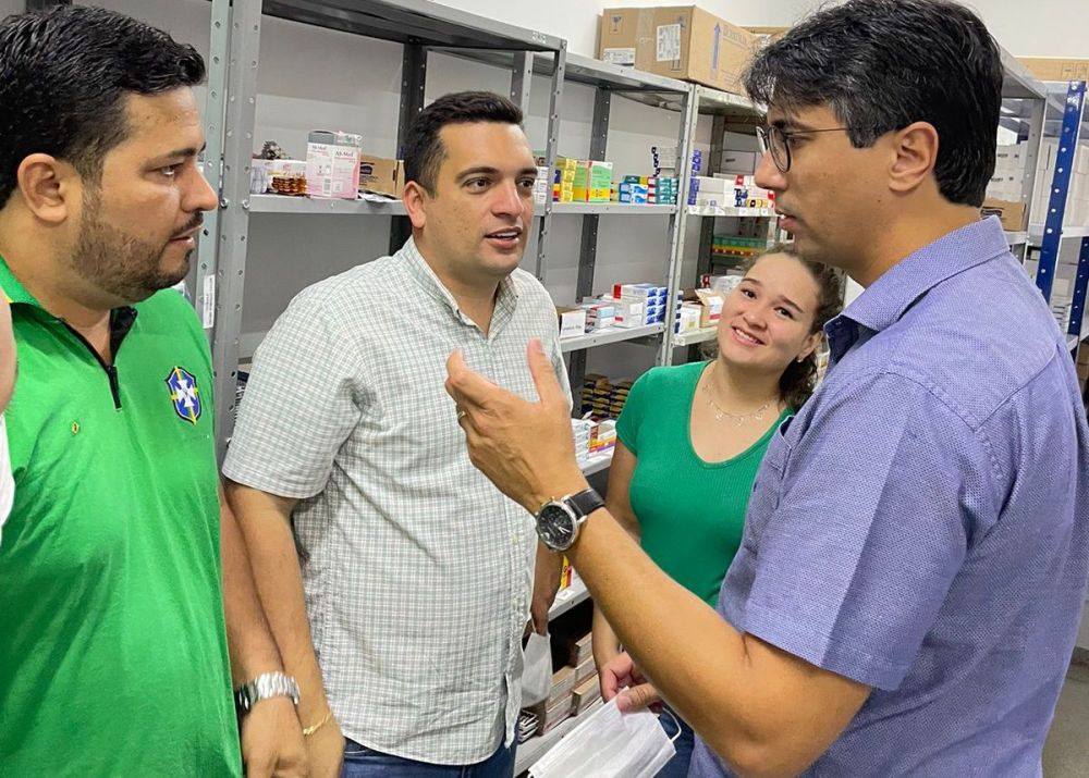 Afonso Piva e Luciano Lima estiveram acompanhados dos deputados estaduais Eduardo Fortes e Gutierres Torquato e do diretor geral do HRG, Fernando Mota – Foto: Divulgação