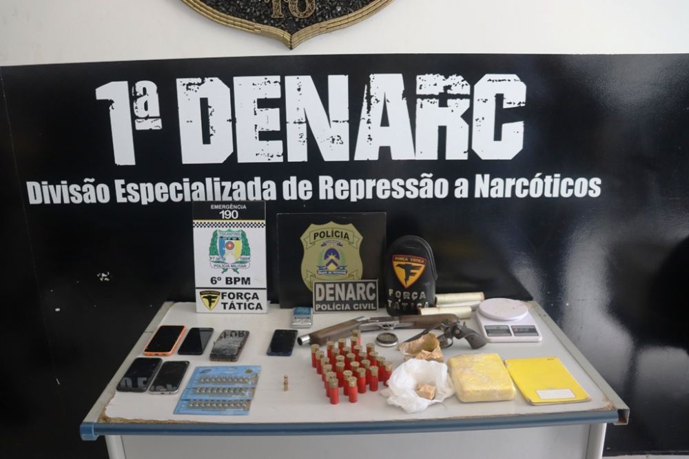 Armas de fogo, munições, crack, maconha e cocaína foram apreendidos durante as buscas – Foto: Alessandro Ferreira / Agência Tocantins 