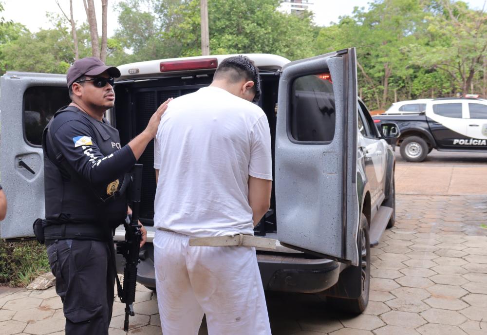 Em solo tocantinense, a equipe da 1ª DHPP - Palmas, responsável pelo translado do preso, deu cumprimento a um mandado de prisão preventiva expedido contra Luxúria –– Foto: Divulgação / SSPTO