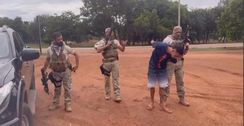 O criminoso foi localizado e preso pelo Grupo de Operações Táticas Especiais – GOTE – Foto: Alessandro Ferreira / Agência Tocantins