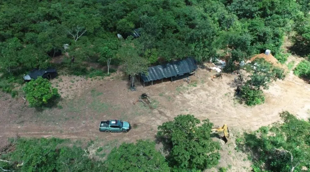 Polícia flagra garimpo ilegal em Conceição do Tocantins — Foto: BPMA/Divulgação