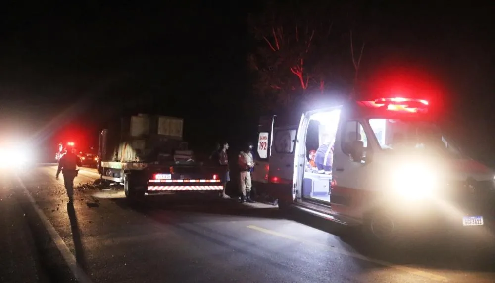 O motorista da caminhonete sofreu fratura e ferimentos pelo corpo, ele foi socorrido pelos profissionais do SAMU e levado para uma unidade de saúde – Foto: Alessandro Ferreira / Agência Tocantins