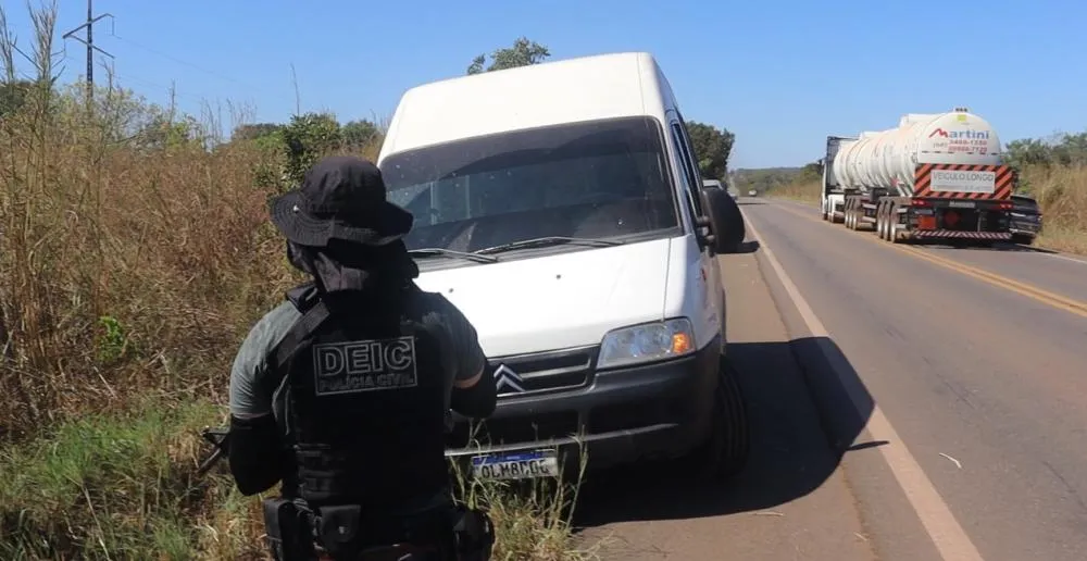 As buscas continuam na região para tentar localizar os outros envolvidos na tentativa de roubo da carga — Foto: Alessandro Ferreira / Agência Tocantins