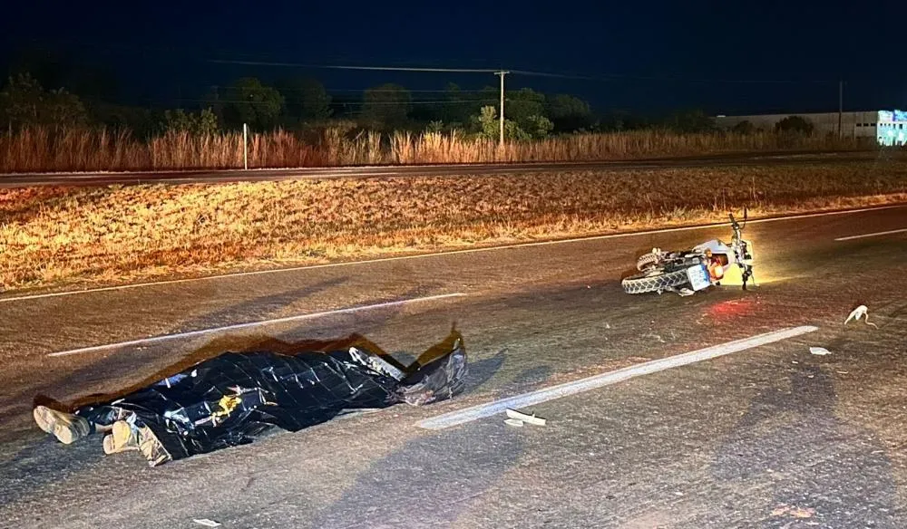 A vítima foi identificada como Mauro Lopes da Cruz, ele não resistiu aos ferimentos e morreu no local – Foto: Alessandro Ferreira / Agência Tocantins