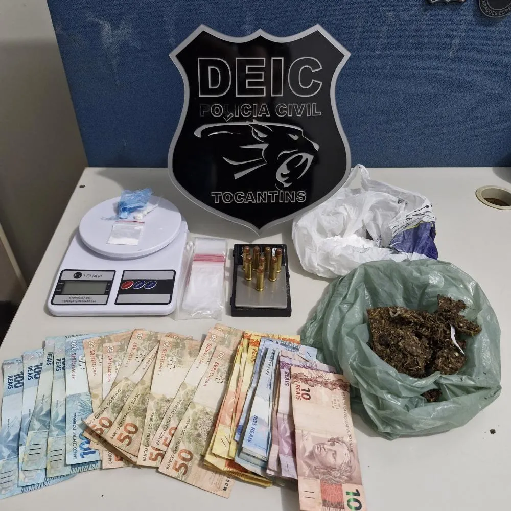 Os policiais encontraram e apreenderam porções maconha, cocaína, vários insumos, dinheiro, balanças de precisão, munições de calibre 38 e um veículo - Divulgação PCTO