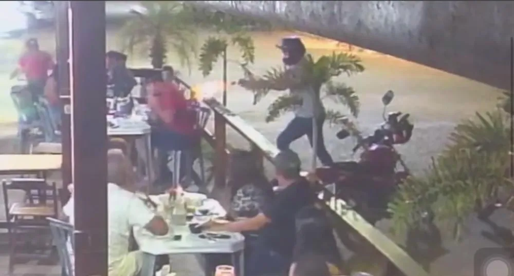 Geraldo do abacaxi estava jantando com a família em uma Pizzaria quando foi surpreendido pelas costas pelos assassinos – Foto: Reprodução / Agência Tocantins