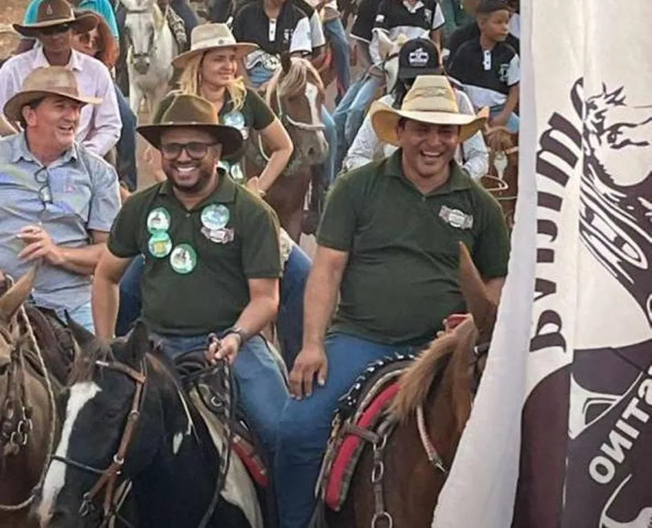 Os candidatos à frente da cavalgada - Foto: Divulgação 