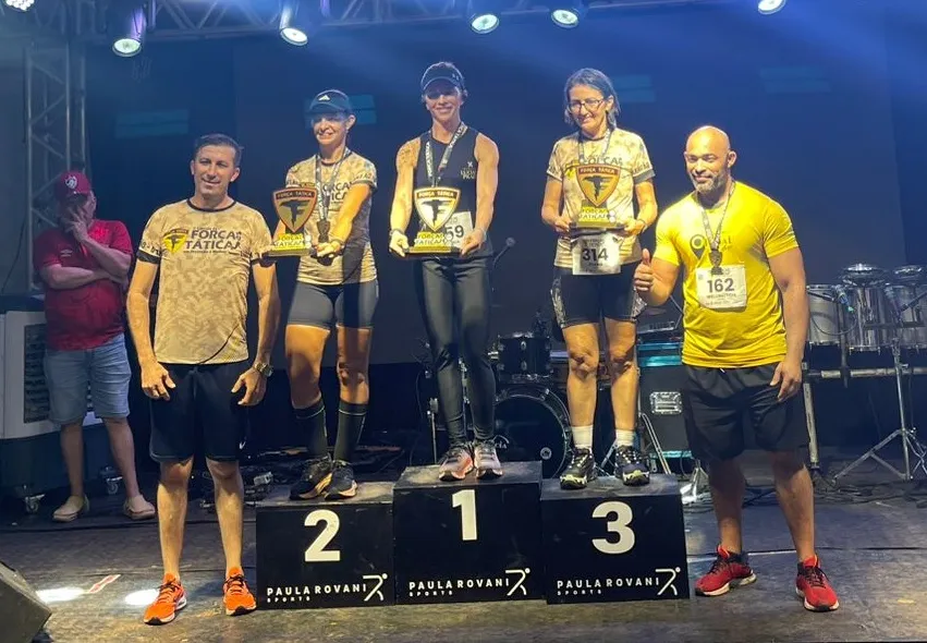 A entrega de troféus aos vencedores: reconhecimento ao esforço e dedicação dos atletas que participaram da Corrida da Força Tática – Foto: Patrícia Alves / Agência Tocantins 